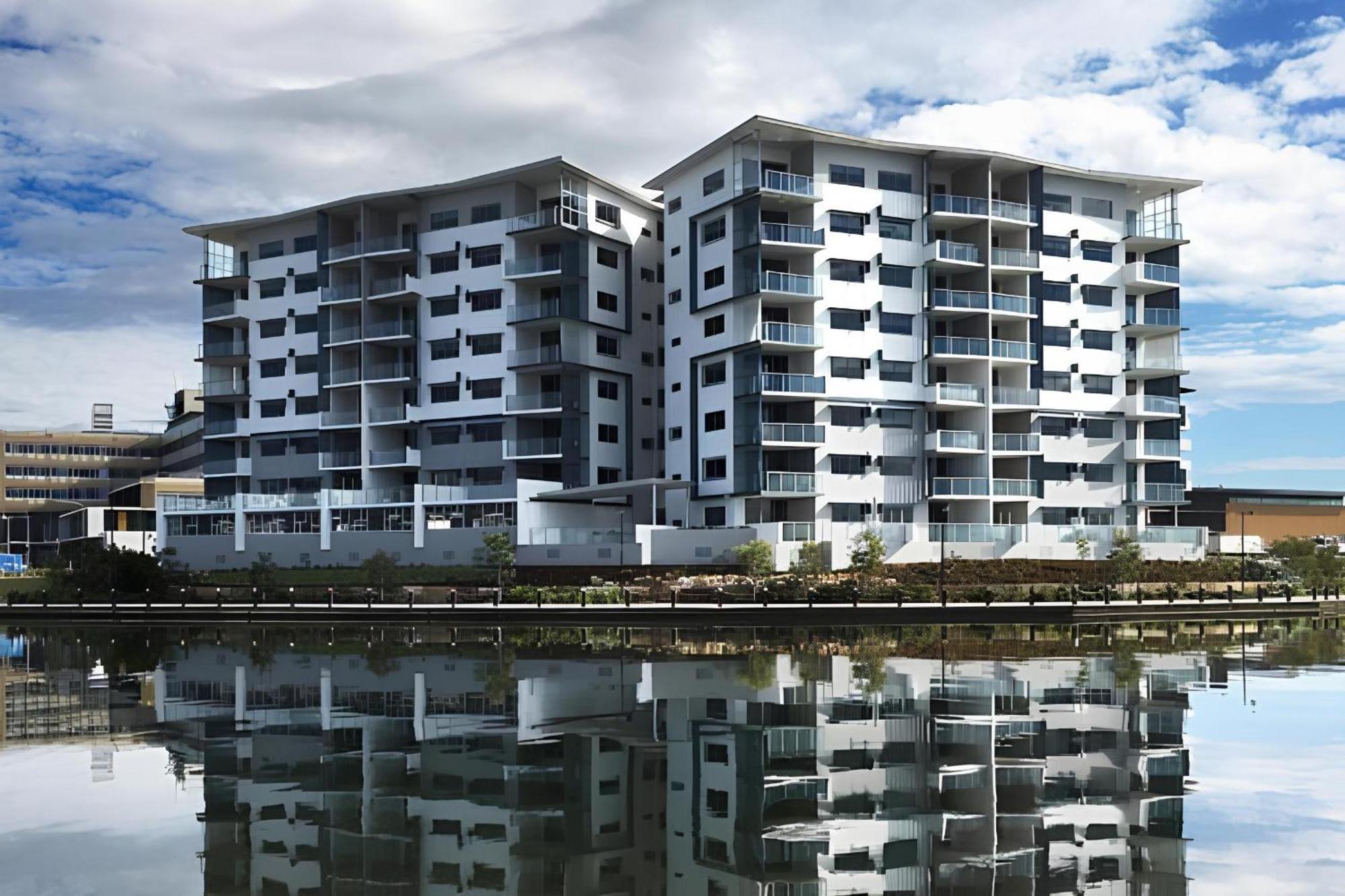 Salt At Oceanside Hotel Kawana Waters Exterior foto